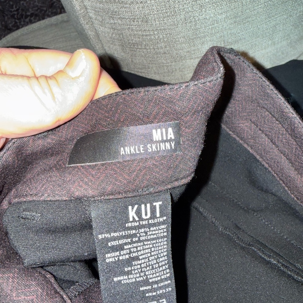 Kut from the Kloth Women's Skinny Pants - Picture 5 of 5